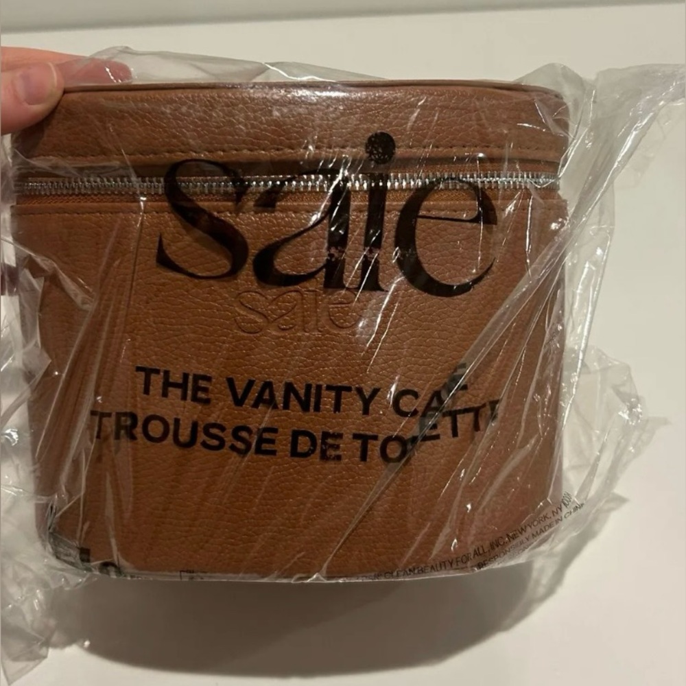 Saie Vanity Case new in plastic